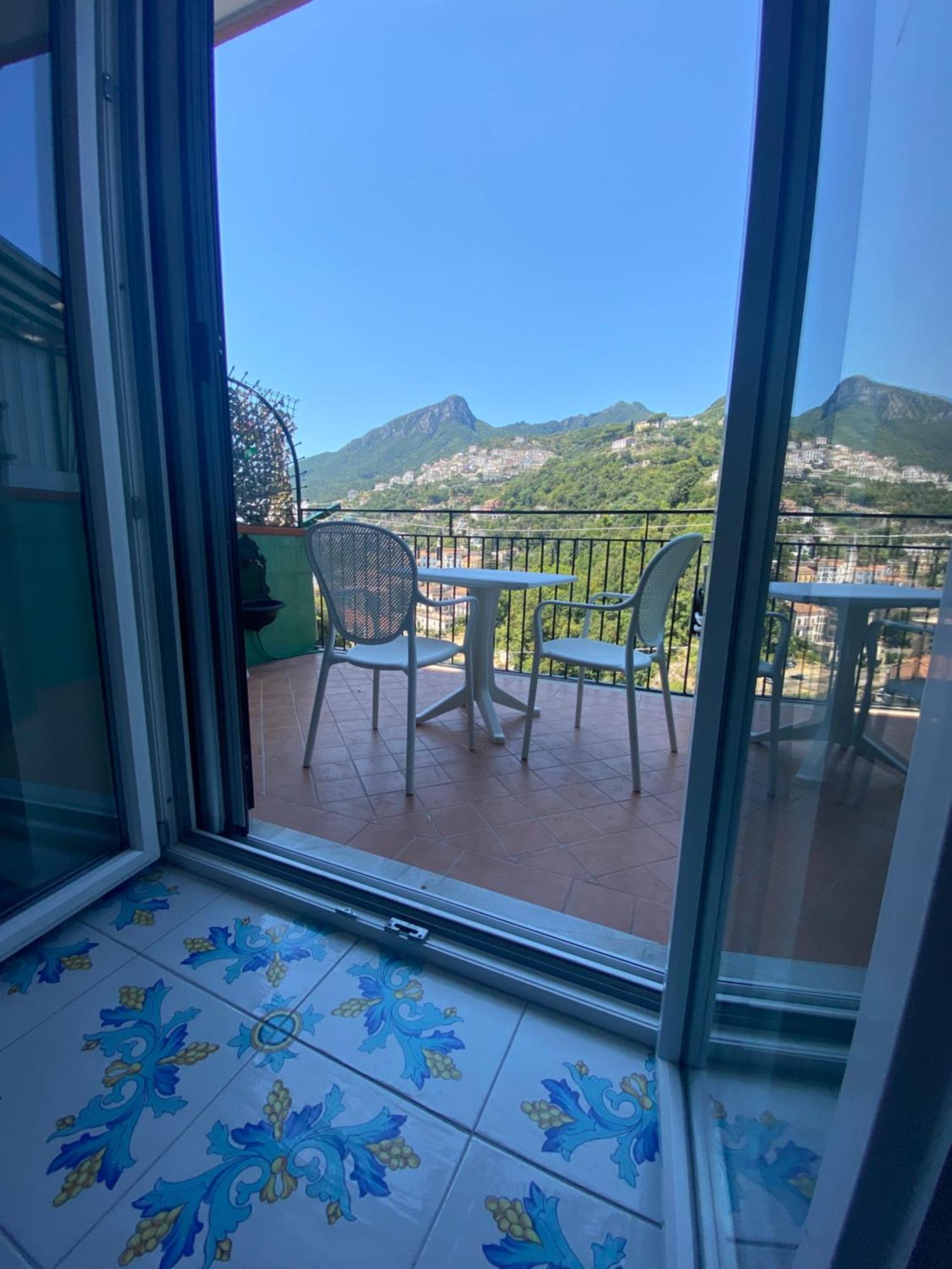 Appartement Panoramic Flat Amalfi Coast - Sea View 1 à Vietri Extérieur photo